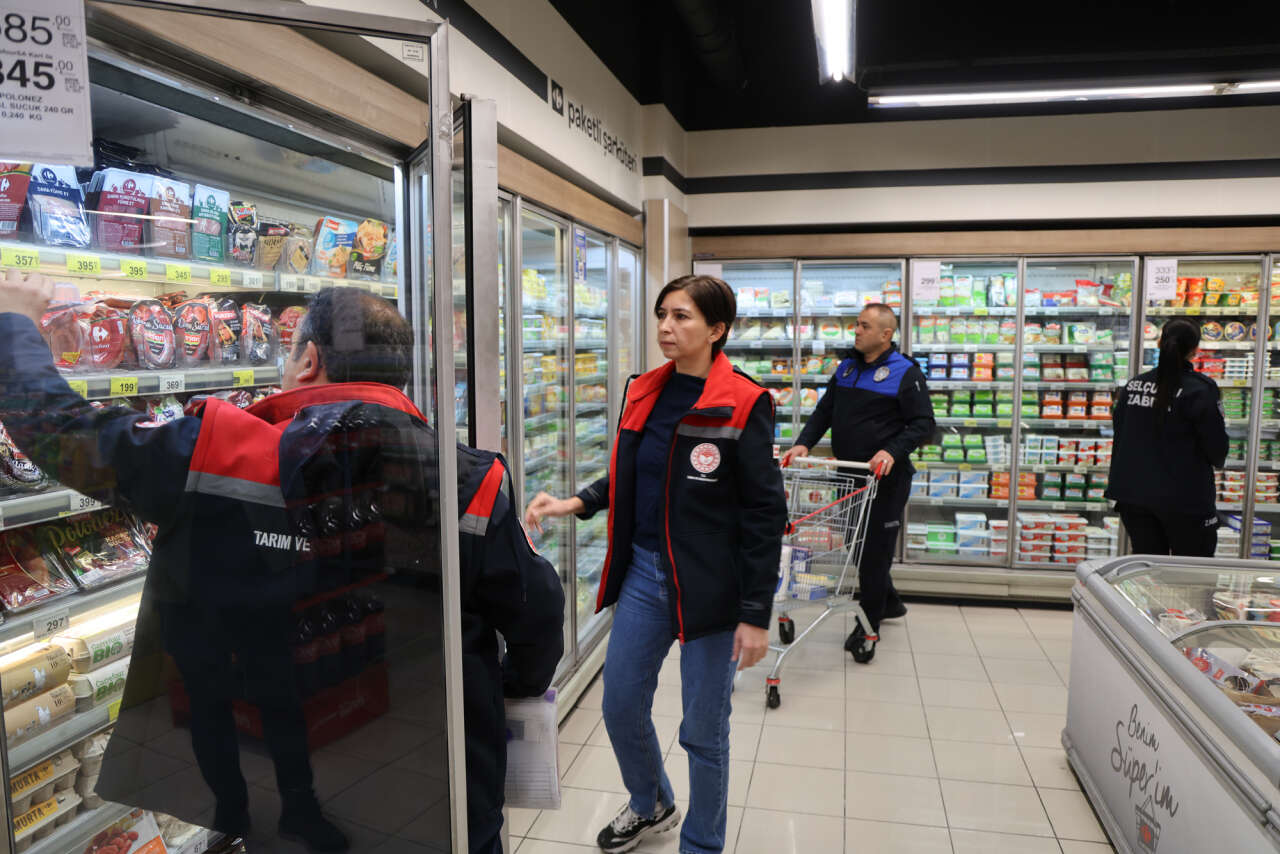 Selçuklu’da marketlere sıkı markaj! Vatandaşın cebi ve sağlığı korunacak 1